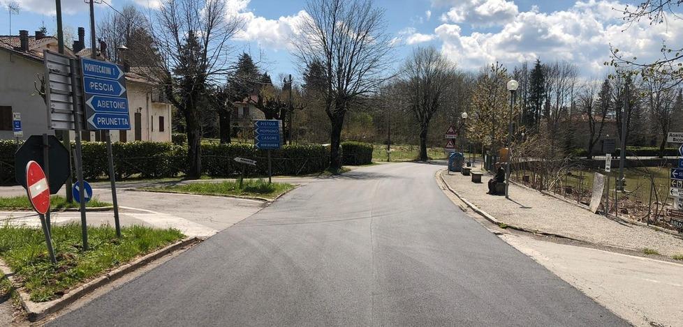 Strada riasfaltata tra Panicagliora e Femminamorta