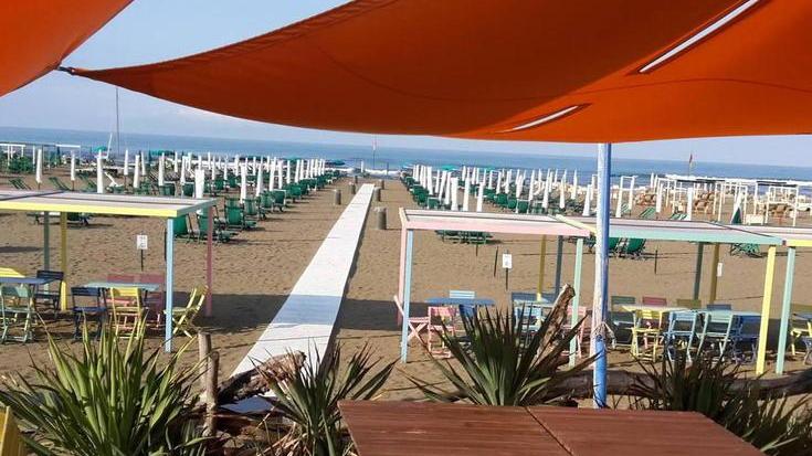 Roberto Santini (bagno Piero) si aggiudica la spiaggia alle Boe
