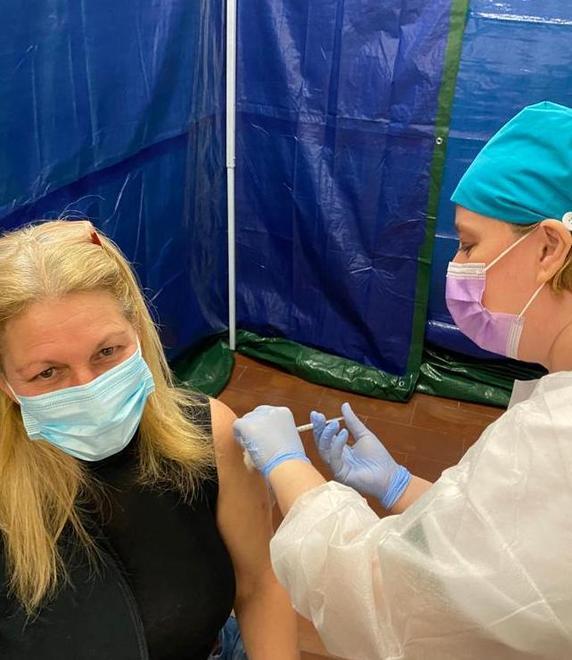 Settanta vaccinazioni agli accompagnatori dei bimbi con fragilità