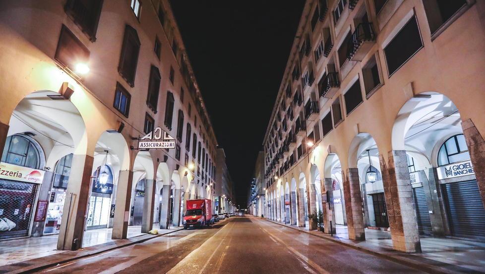 I locali della notte «Col coprifuoco alle 22 uccidono le nostre attività» 