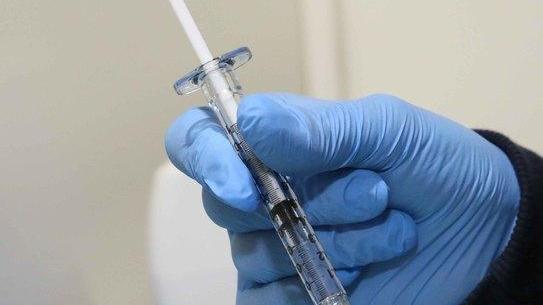 Contagi in calo ma terapie intensive piene «L’incognita varianti incombe sull’estate»