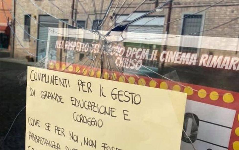 Vandalismi al cinema Apollo 