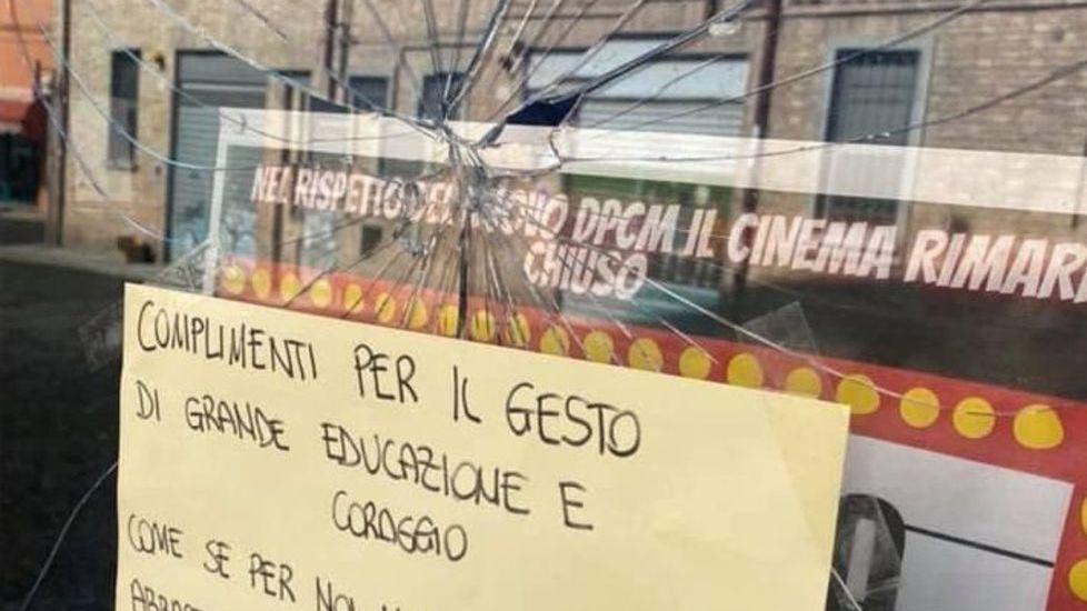 Vandalismi al cinema Apollo