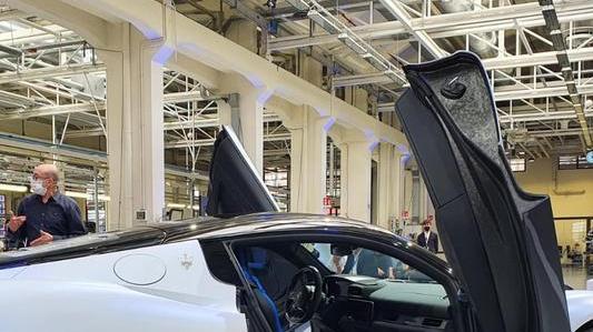Maserati riparte con la Mc20 I dipendenti tornano al lavoro