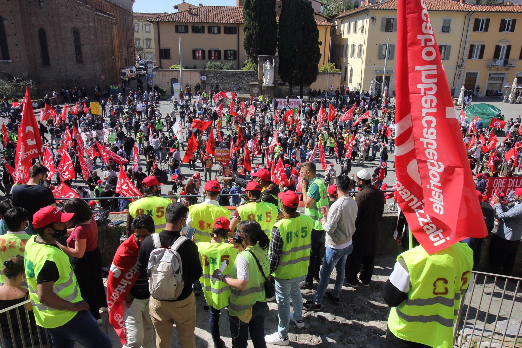 La manifestazione organizzata dal sindacato Si Cobas in piazza delle Carceri
