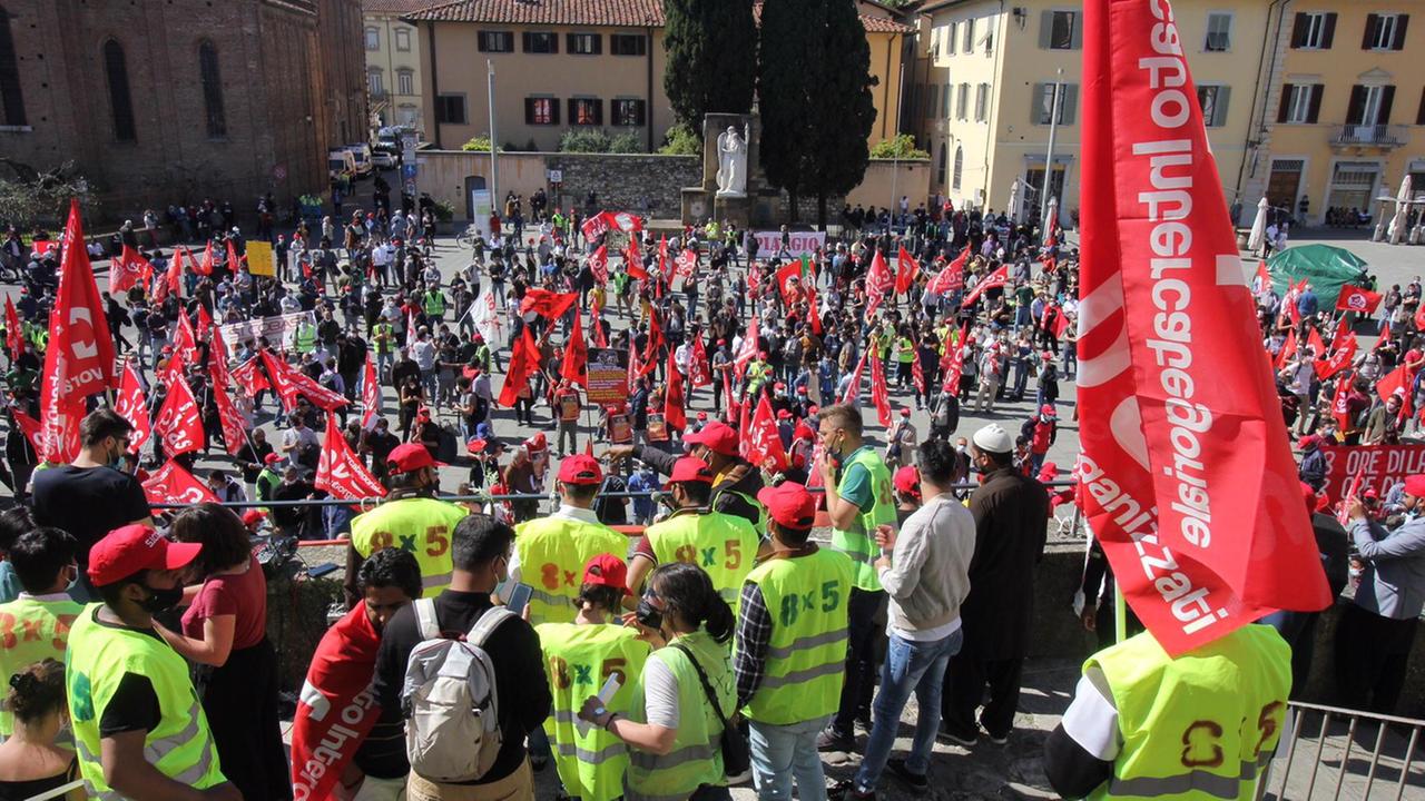 La manifestazione organizzata dal sindacato Si Cobas in piazza delle Carceri