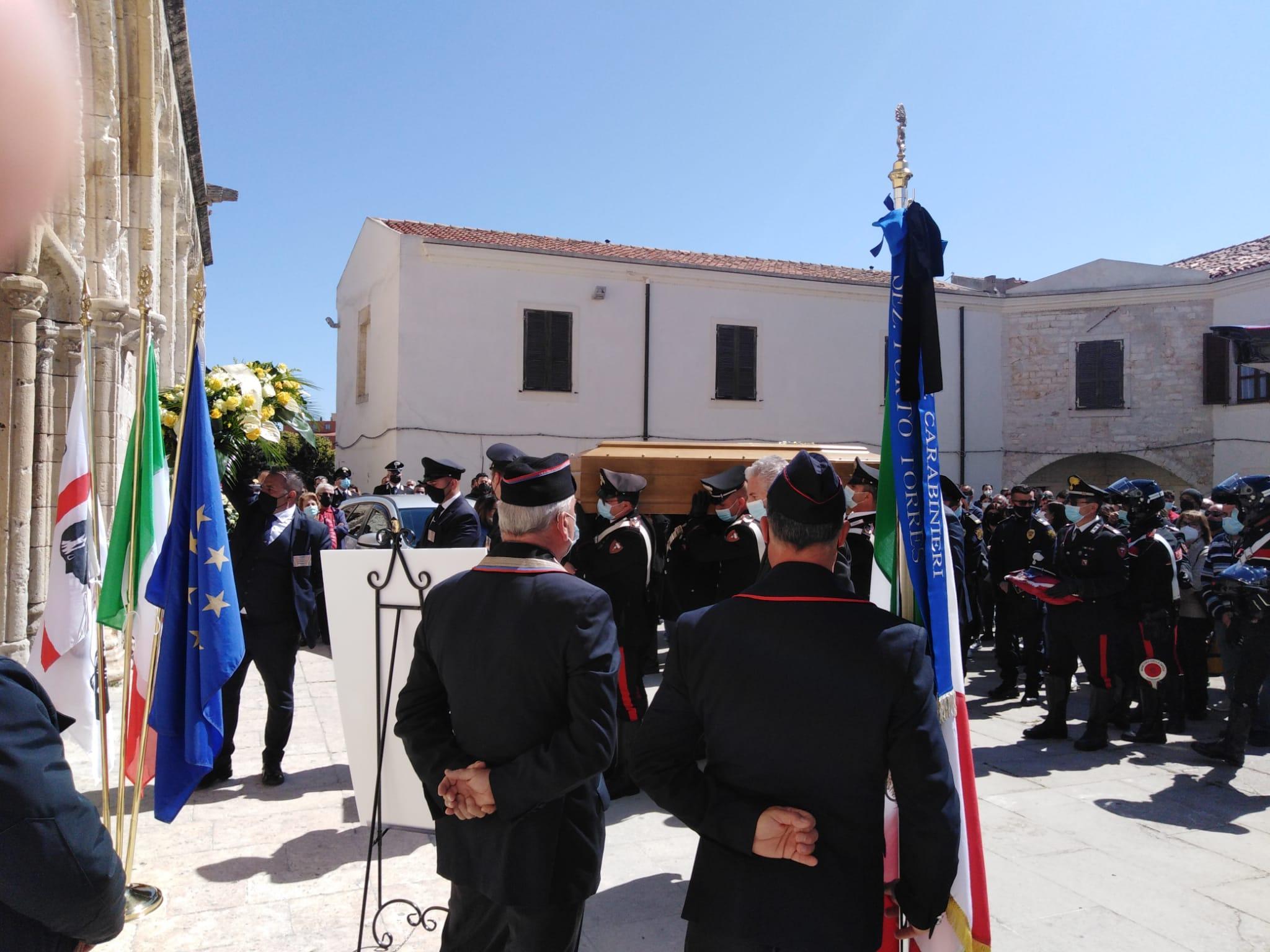 Brigadiere morto, a Porto Torres per i funerali il cappellano della scuola carabinieri di Iglesias