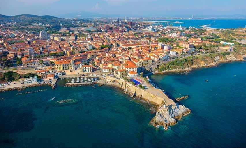 Una visuale di Piombino in una foto di qualche tempo fa