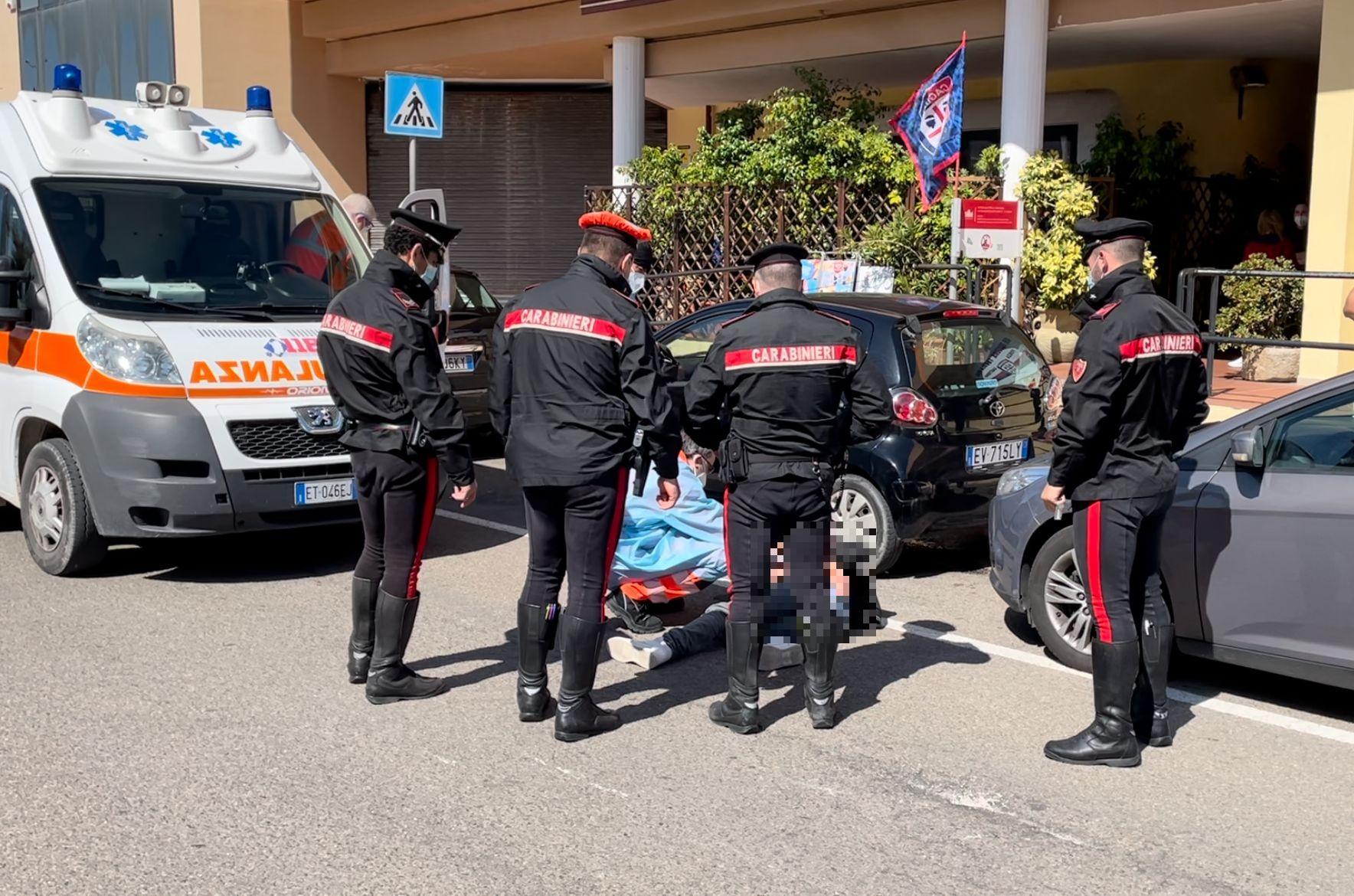 Cagliari, cittadino marocchino pestato dal branco davanti allo stadio