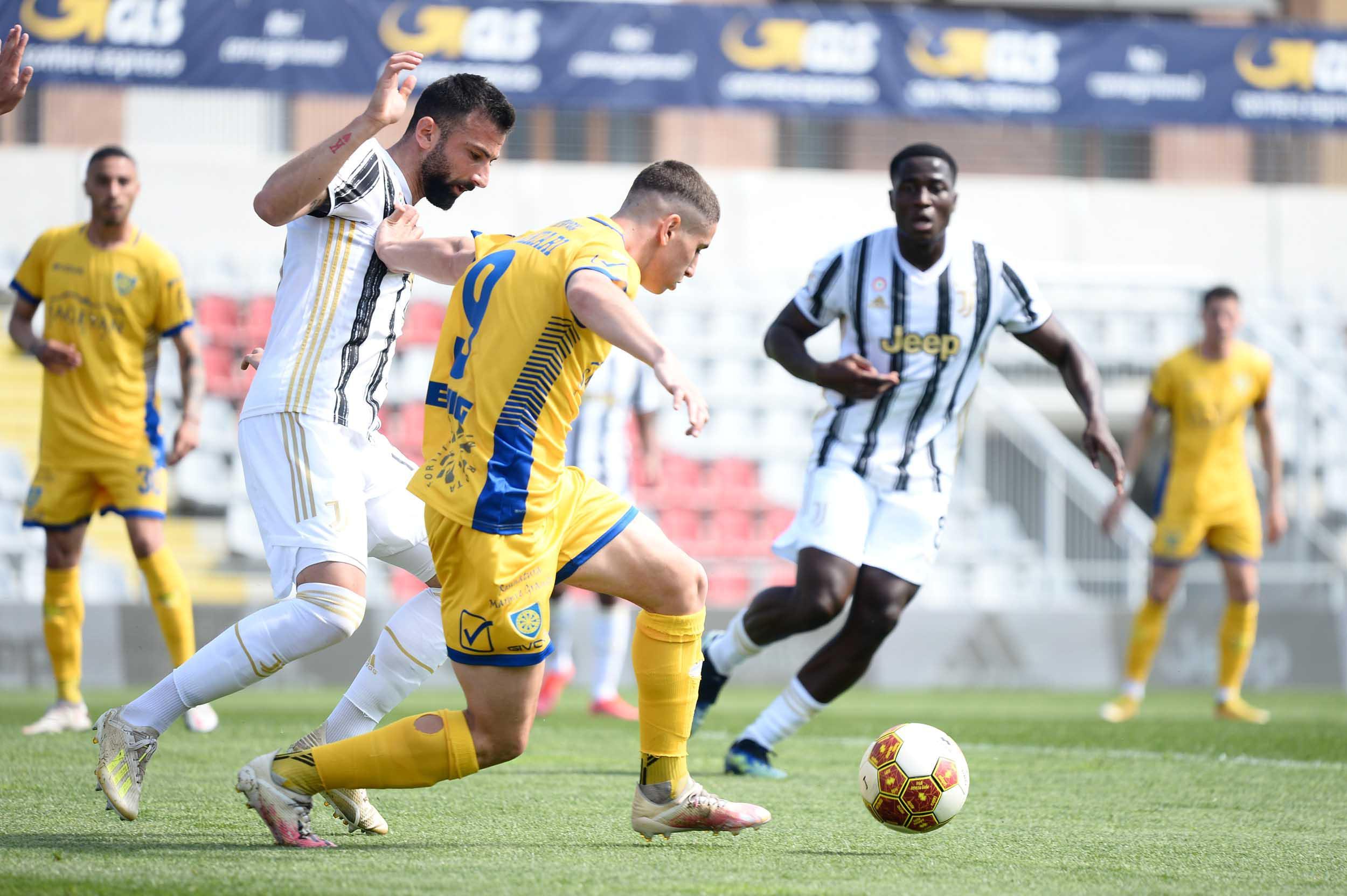 Un momento della gara ad Alessandria contro la Juve U23