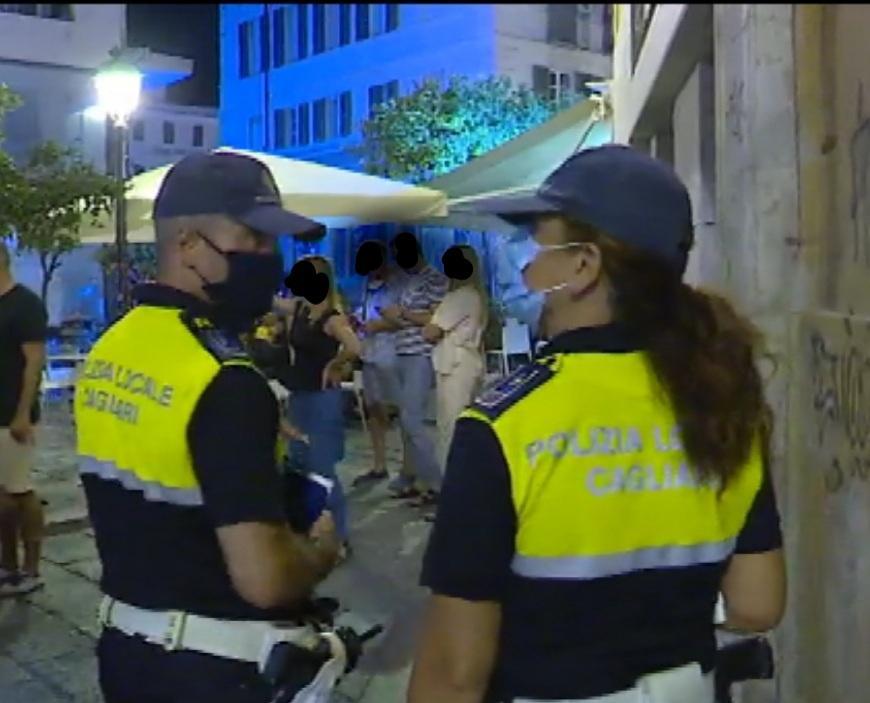 Cagliari, in 10 nel cuore della notte in un circolo per festeggiare un compleanno