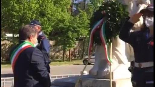 Pietrasanta, le note di “Bella ciao” contro il taglio dei tigli - Video