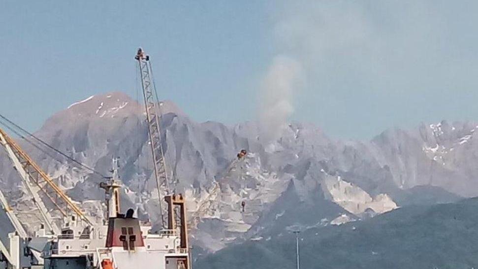 Incendio nei boschi alla Valle degli Alberghi Non è escluso il dolo