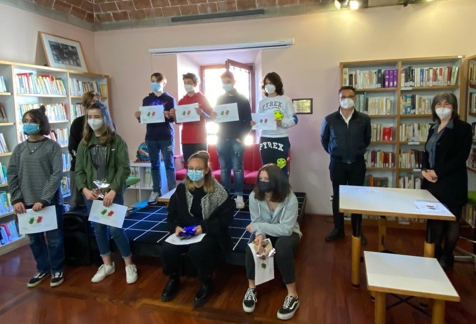 Temi, poesie e disegni la festa del 25 Aprile secondo gli studenti 