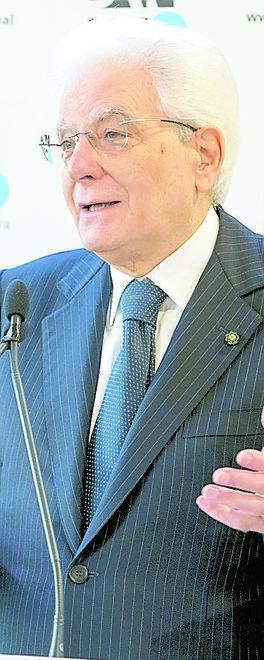 Lacrime in tutto il Paese Il primo messaggio arriva dal presidente Mattarella 