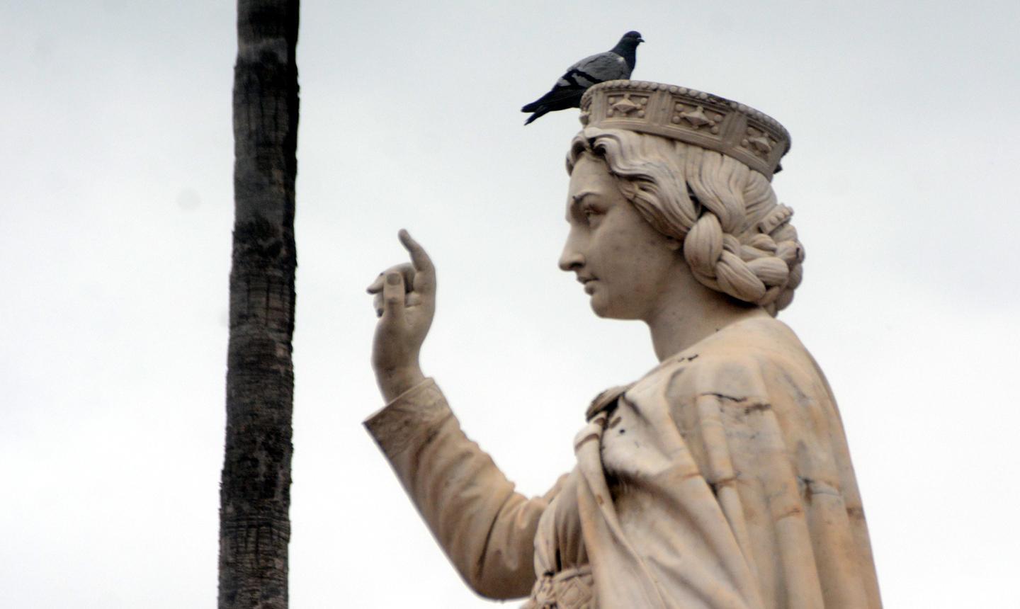 Due passi sulla corona di Eleonora