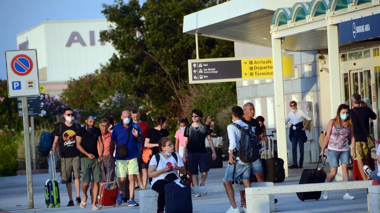Turismo: operatori illusi dalla zona bianca, la stagione estiva è un rebus
