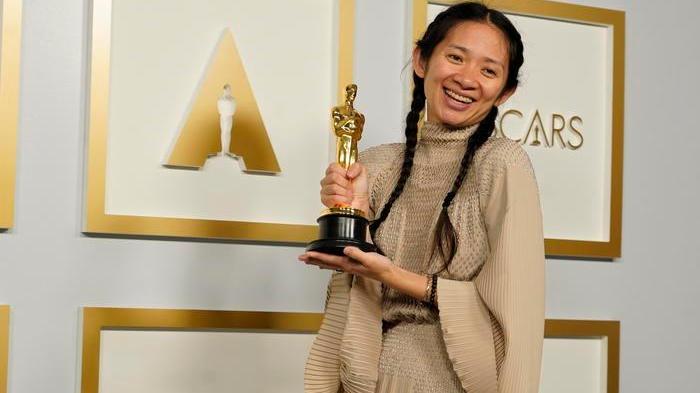 Chloe Zhao, Oscar per la miglior regia per Nomadland che ha vinto anche altre due statuette