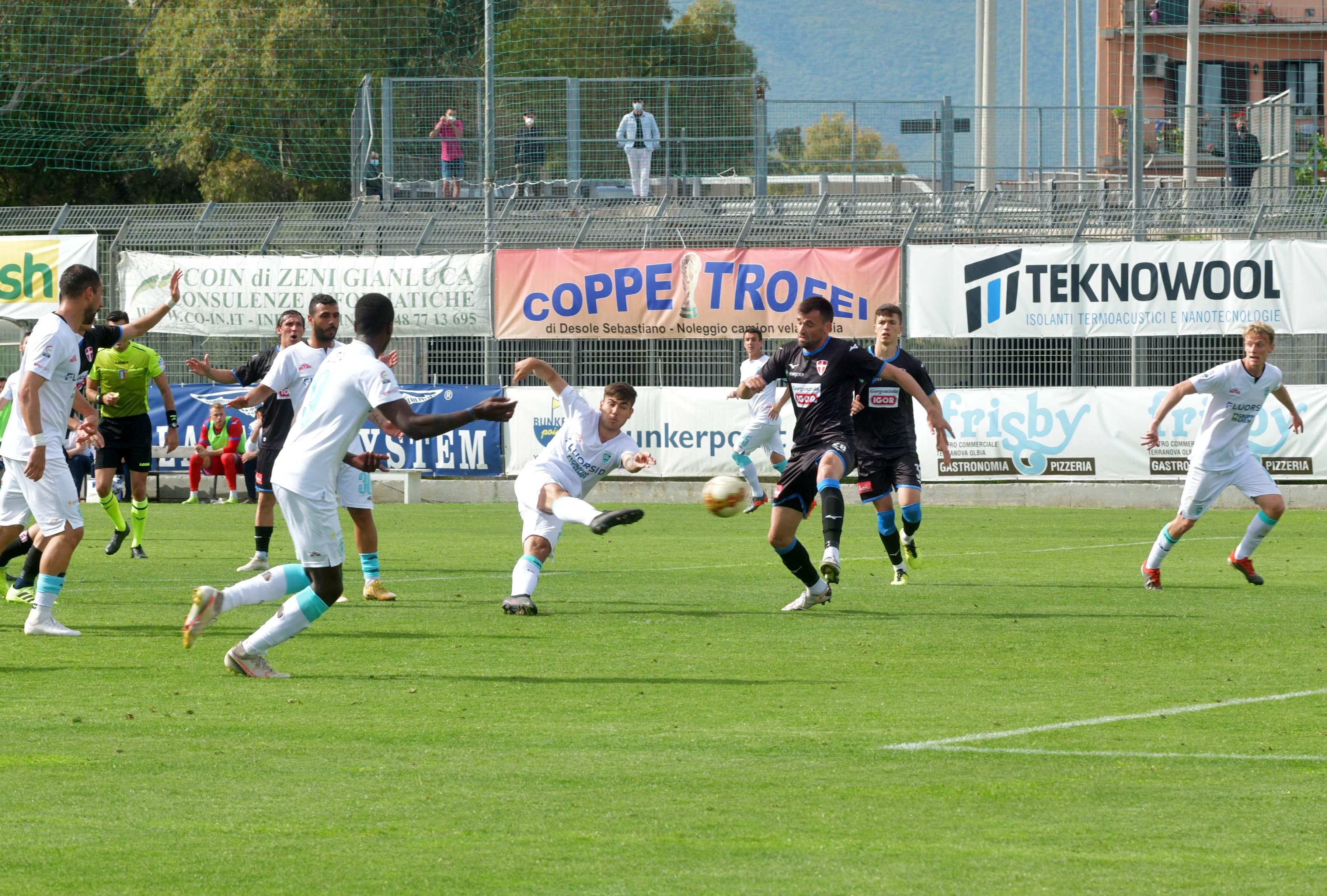 Belloni sigla al 34' della ripresa la rete del definitivo 3-3 (foto vanna sanna)