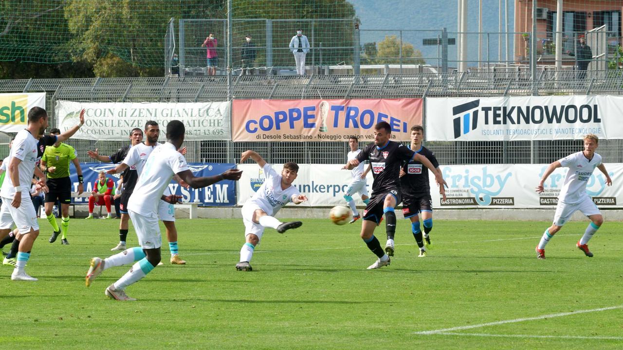 Belloni sigla al 34' della ripresa la rete del definitivo 3-3 (foto vanna sanna)