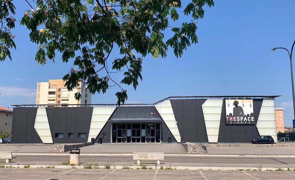 Cinema, non tutte le sale riapriranno e c’è anche l’incognita dei film disponibili 