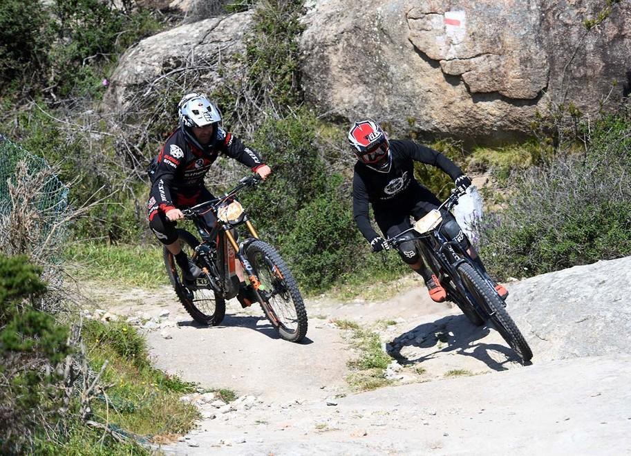 In 524 per il rally a due ruote a Campo nell'Elba: vie del granito da spettacolo 