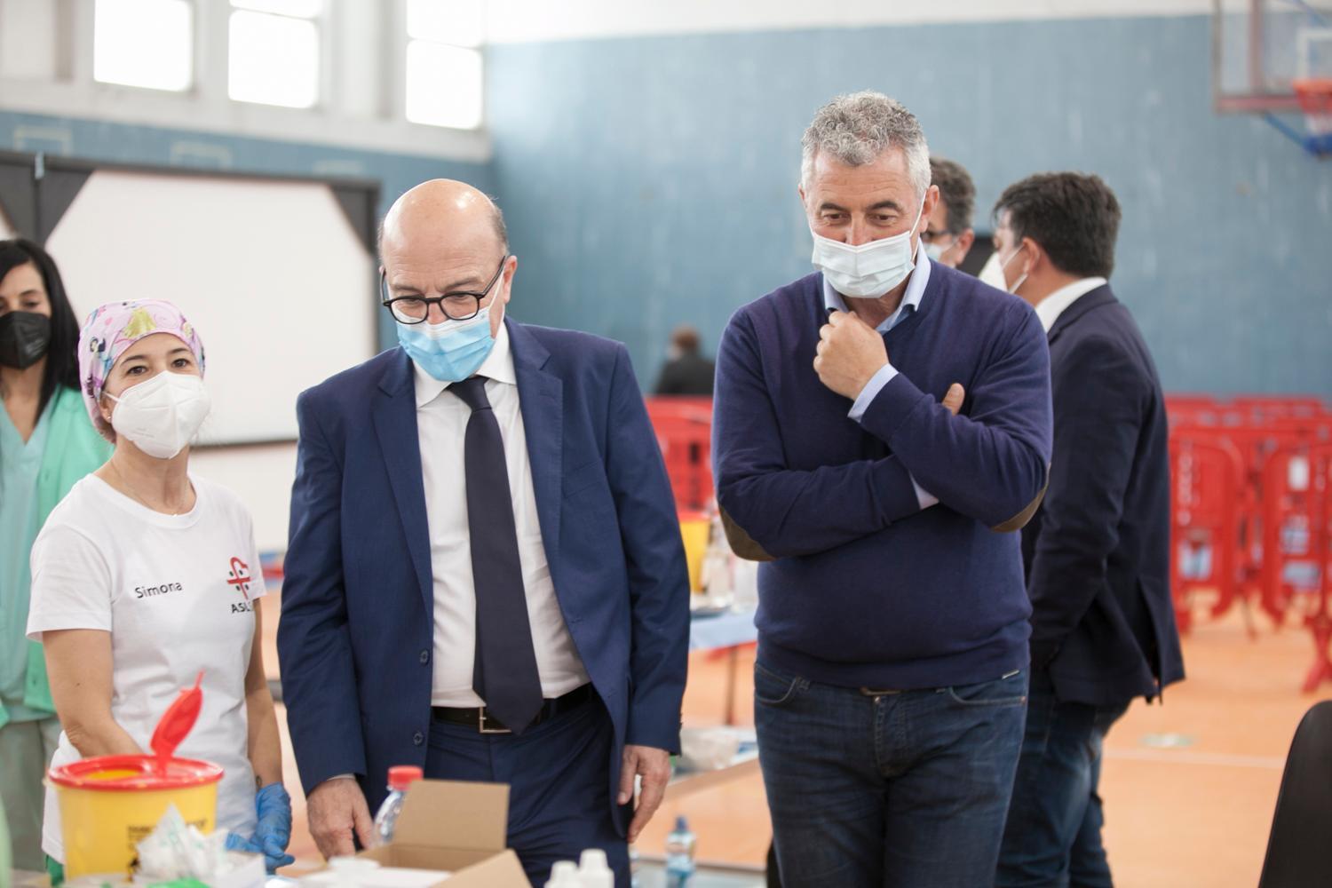 Sulla Nuova in edicola martedì 27, l'assessore Nieddu sulla zona rossa: "Le restrizioni si fanno pesanti" 