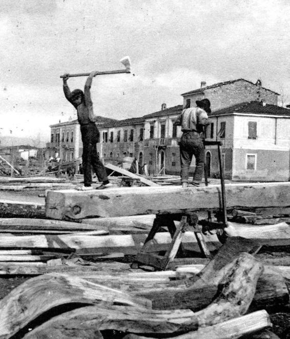 La bandiera rossa rubata dai fascisti che spinse Viareggio sull’orlo del caos 