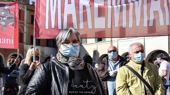 Ristoratori di nuovo in piazza Con tavoli, pane e companatico