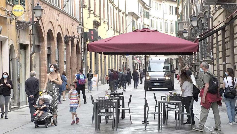 Il lavoro, gli amici, la pizza e le gite: i pisani e la loro voglia di normalità 