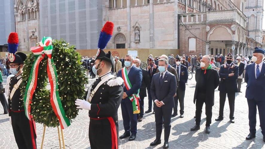 Il ricordo dei caduti per la libertà Le cerimonie ferraresi per il XXV Aprile