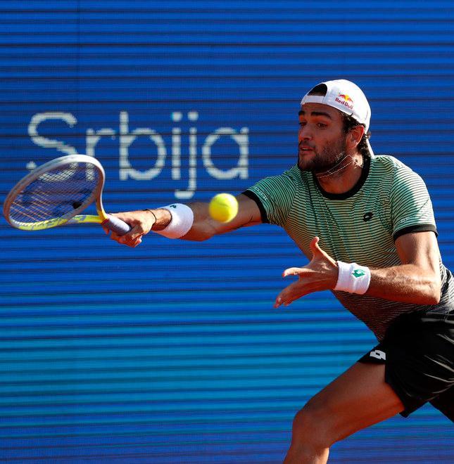 Berrettini batte il russo Karatsev e trionfa a casa Djokovic