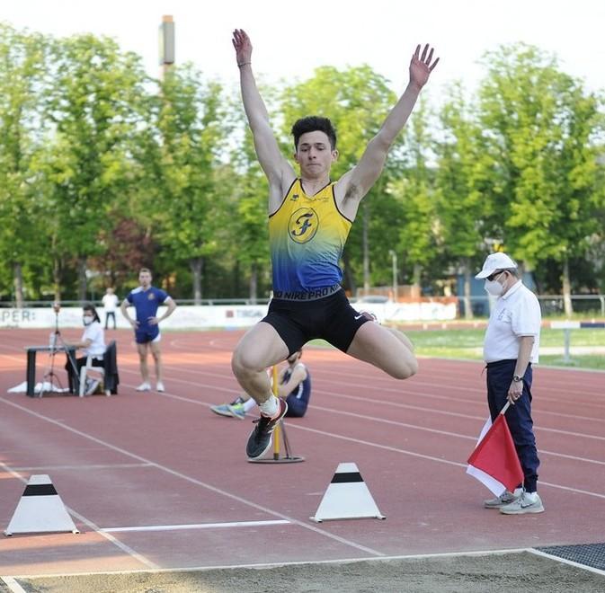 È un “Trofeo Liberazione” nel segno dei colori gialloblù 