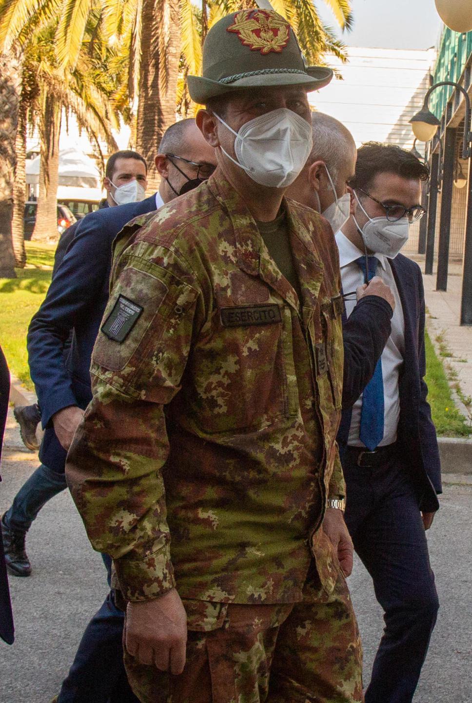 «Residenza e domicilio, l’ordinanza fantasma per i vaccini»