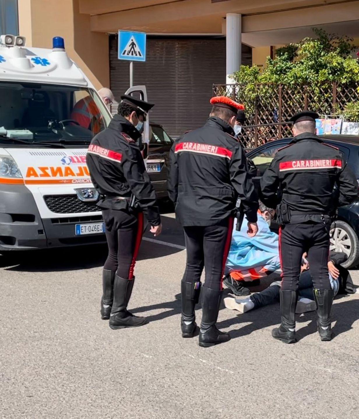 Circondato e pestato dal branco 28enne ricoverato in ospedale 