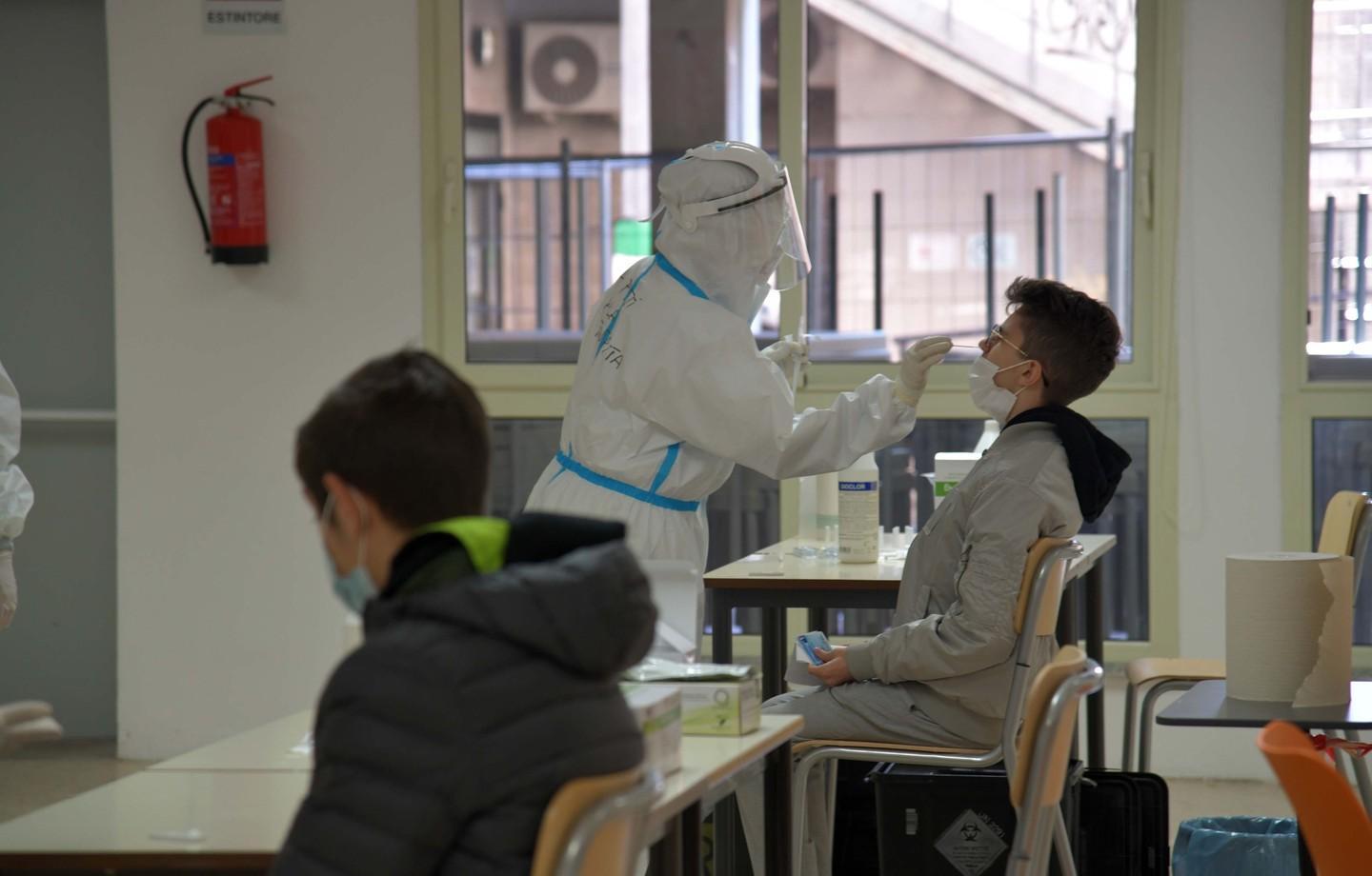 Rientro a scuola polemico alcune classi restano in dad 