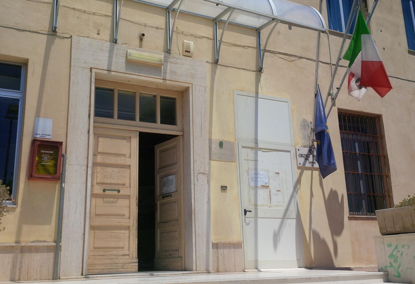 Sennori, focolaio di variante inglese a scuola 