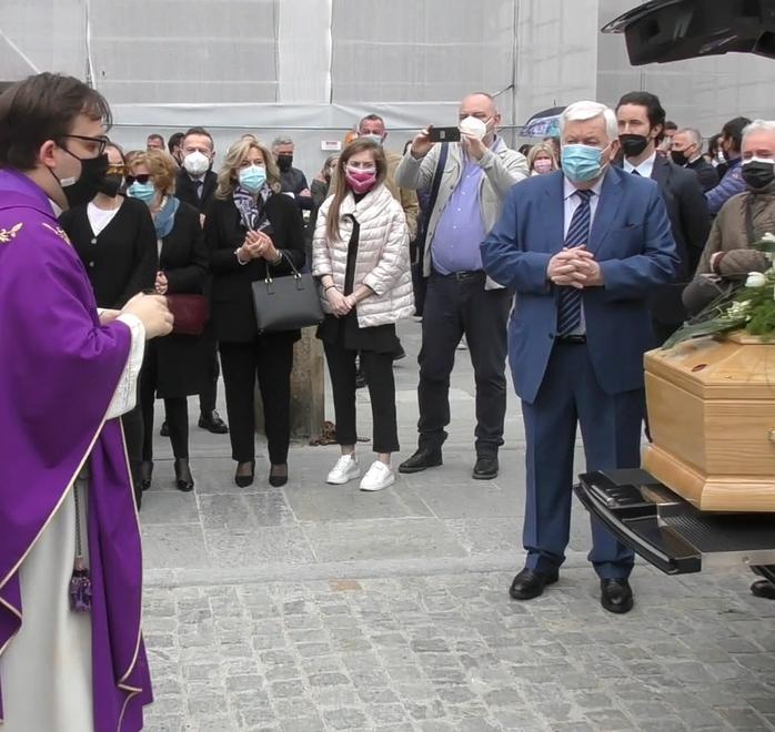 Sassuolo. Duomo gremito per l’addio a Sergio Sassi «Lavoro e sport, manca la sua passione» 