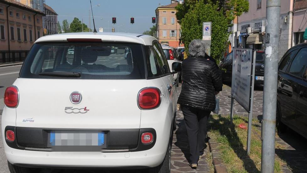 Modena. Proteste alla Madonnina Percorso a ostacoli tra le vie Tabacchi ed Emilia Ovest: