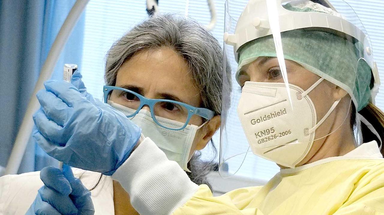 Vaccini in Toscana, over 70: come funziona il nuovo meccanismo di prenotazione