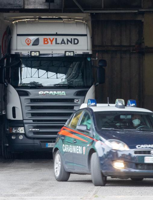 San Carlo, ferito dai bancali che si rovesciano: camionista a Cona 