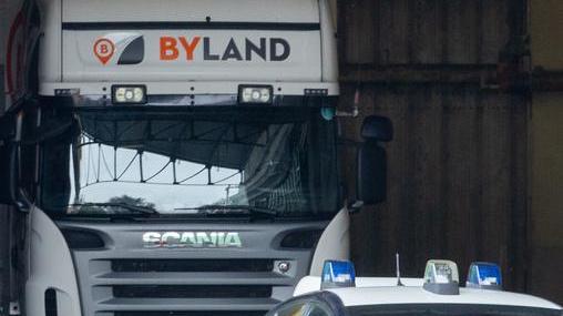 San Carlo, ferito dai bancali che si rovesciano: camionista a Cona