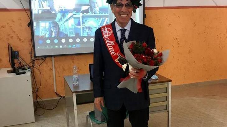 Pasqualino laureato in storia a 79 anni: tesi discussa a Portoferraio