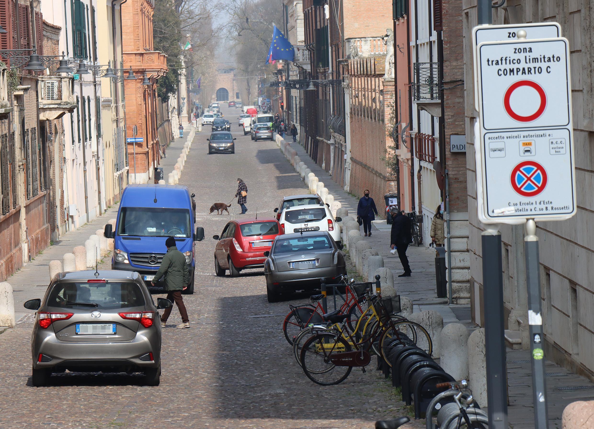 Ferrara, passa il regolamente Zlt. Respinti gli emendamenti Pd 