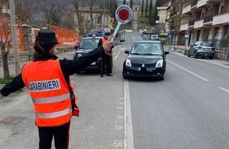 Dal Livornese a Massa con la scusa di vedere il padre, ma lui lo sconfessa