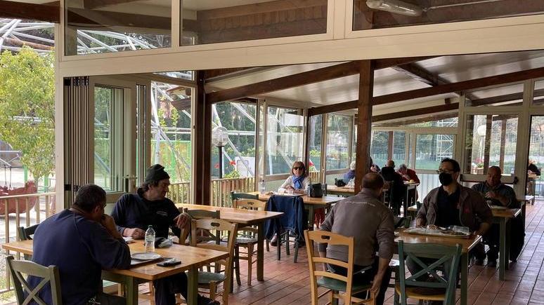 Gazebo e tavoli esterni a Rosignano, la richiesta va rinnovata: ecco come