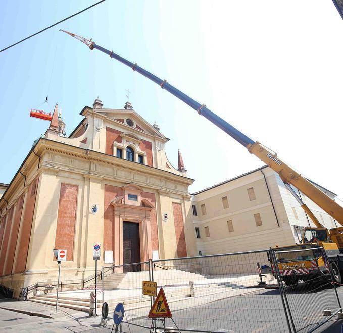 La chiesa di San Pietro durante i lavori di ristrutturazione nell’agosto del 2020