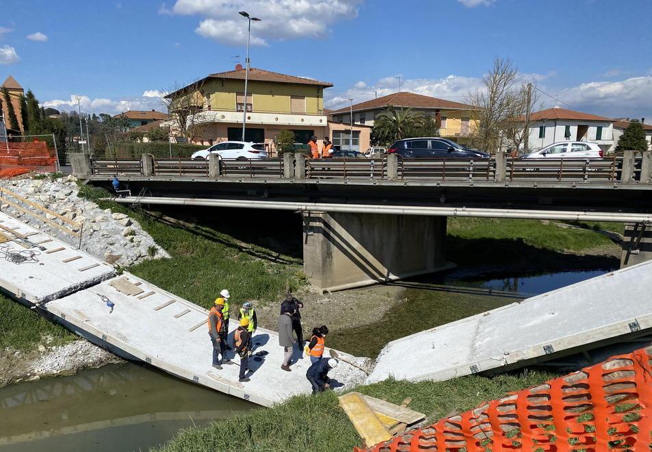 Passerella di Ponticelli, tre mesi per avere risposte sul cedimento 