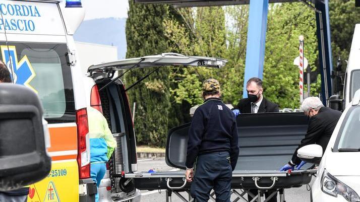 Malore all’uscita del casello, muore a 62 anni
