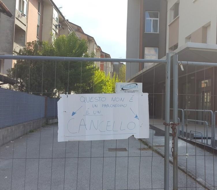 «Il Comune deve spiegare la chiusura al transito della stradina all’ex Cup» 